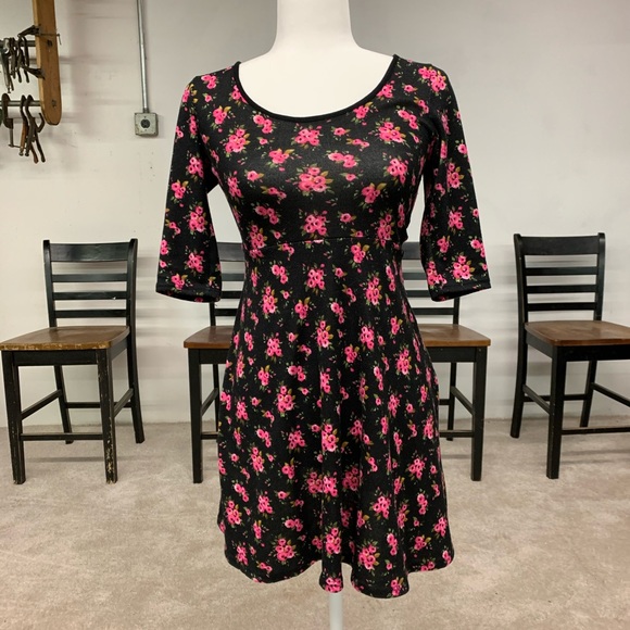 Forever 21 floral skater dress - Picture 1 of 4